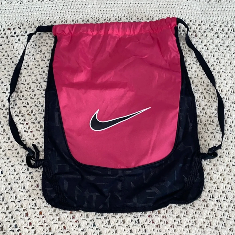 Nike Drawstring backpack. LN condition.